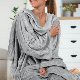 Hugz - de deken met mouwen - lichtgrijs - met personalisatie              